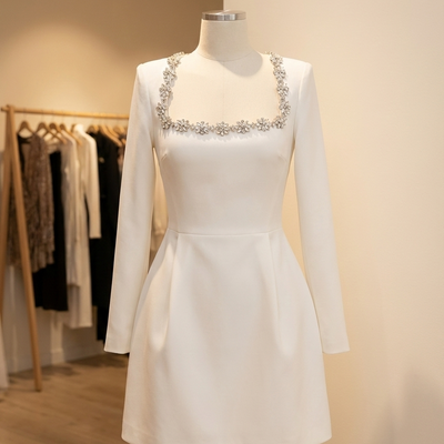 Elegante vestido de cuello cuadrado con flores y pedrería - Vestido de fiesta de corte A